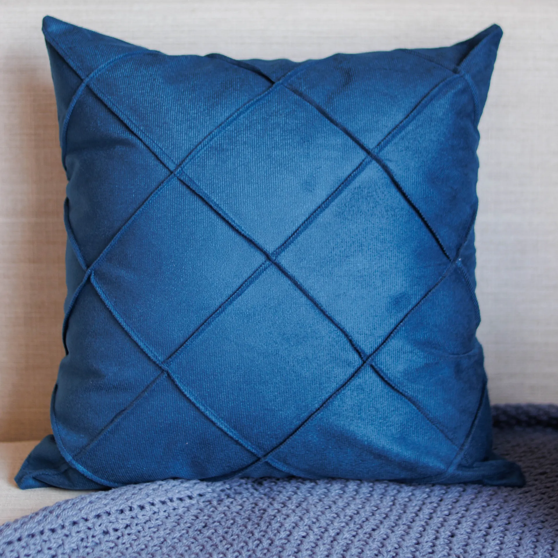 Capa Almofada Suede Drapeada Azul 45X45