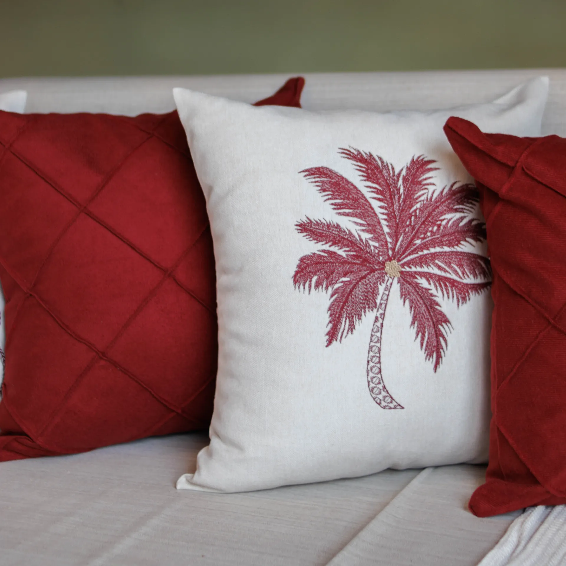 Capa Almofada Bordada Coqueiro Marsala
