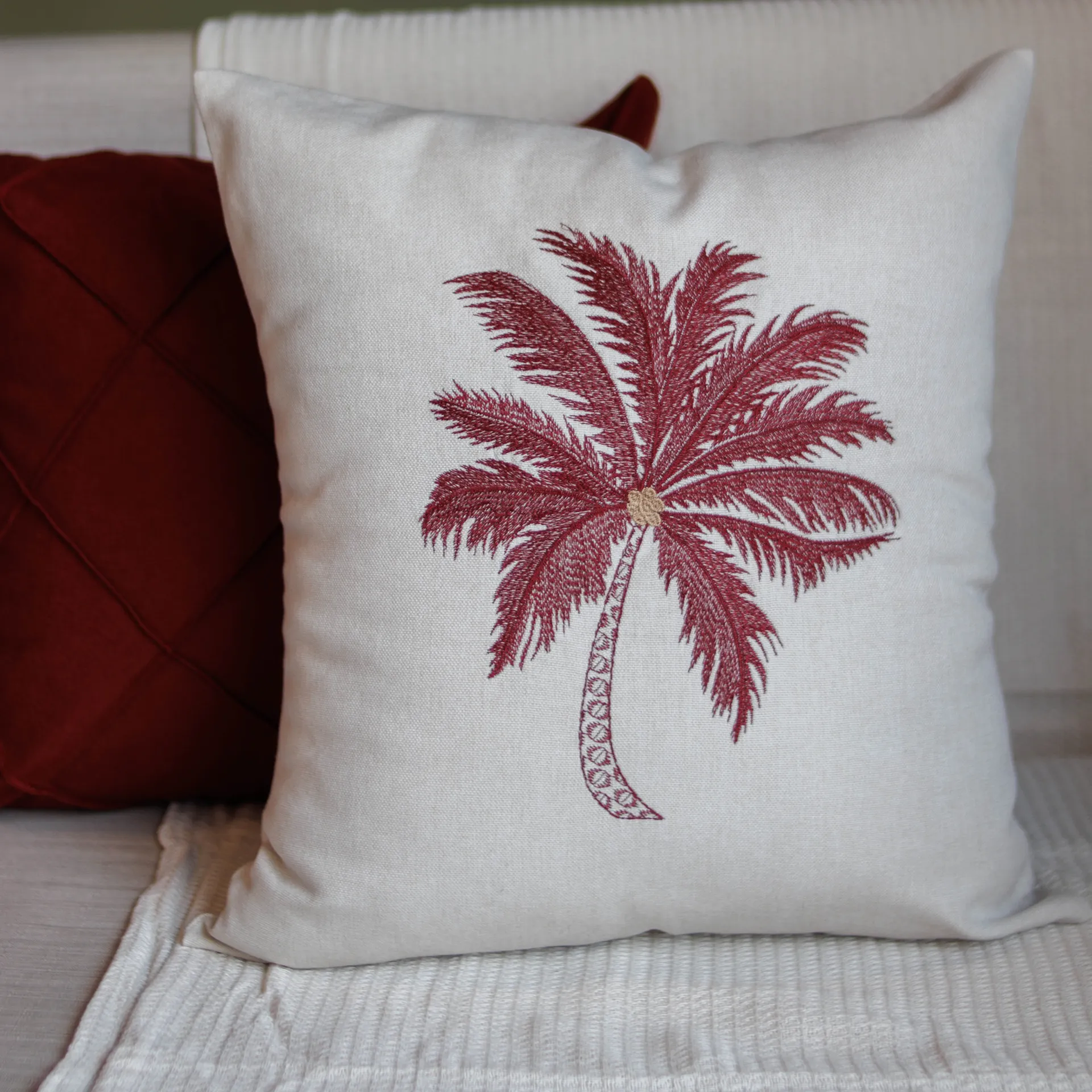 Capa Almofada Bordada Coqueiro Marsala