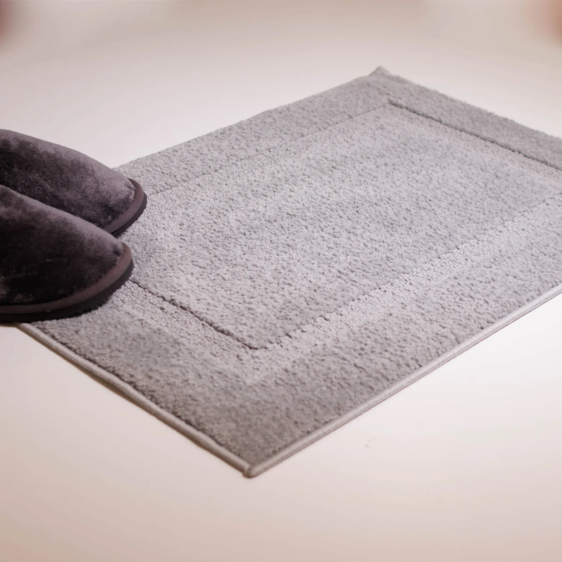 TAPETE ATHENAS 45CM X 1M - CINZA